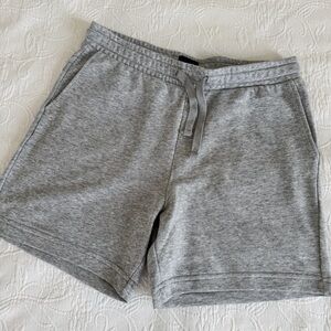 H&M men’s grey sweat shorts size S
NEVER WORN